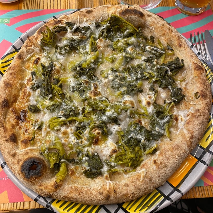 photo of Capperi che Pizza friarielli vegan shared by @elisaleone on  15 Jan 2023 - review