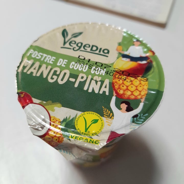photo of Vegedia Postre de coco con mango y piña shared by @irmandadeantispecist on  01 Jun 2023 - review