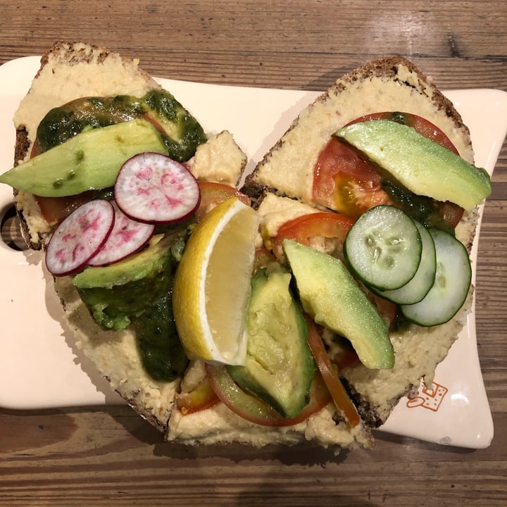 photo of Le Pain Quotidien - Recoleta Mall Tostado vegano con masa madre shared by @opsmarina on  16 Feb 2023 - review