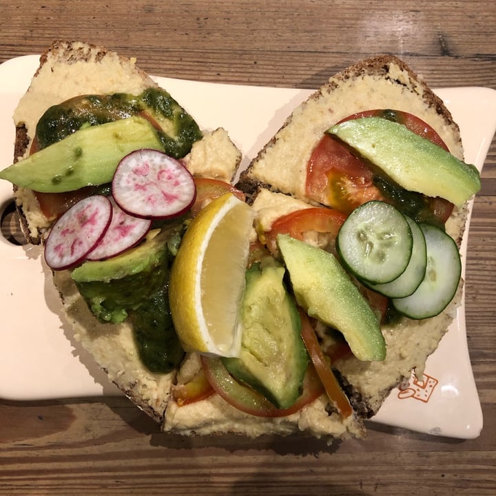 photo of Le Pain Quotidien - Recoleta Mall Tostado vegano con masa madre shared by @opsmarina on  16 Feb 2023 - review
