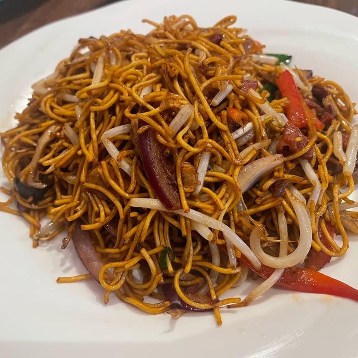 photo of Tofu Vegan Special Fried Noodles, Sichuan Style shared by @vegandamian on  12 Dec 2022 - review