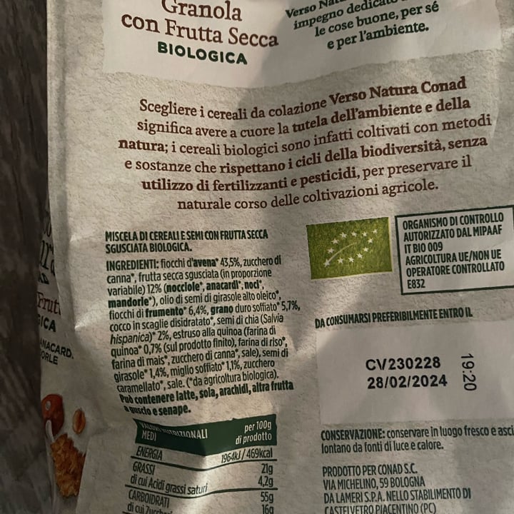 photo of Verso Natura Conad Bio  granola con frutta secca biologica shared by @greenrebbi on  26 Apr 2023 - review