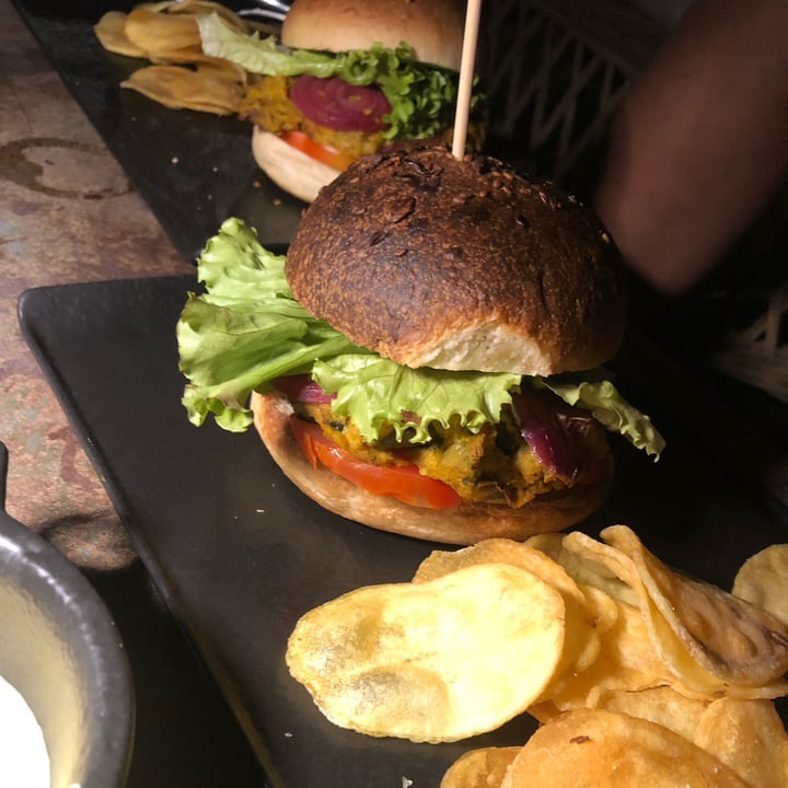 photo of Frank & Serafico Burger vegano shared by @seitansistah on  13 Aug 2023 - review