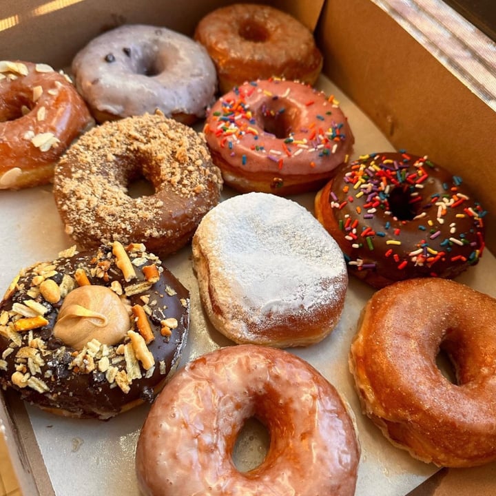 photo of Dun-Well Doughnuts Donuts shared by @allthingsbymayau on  20 Mar 2023 - review