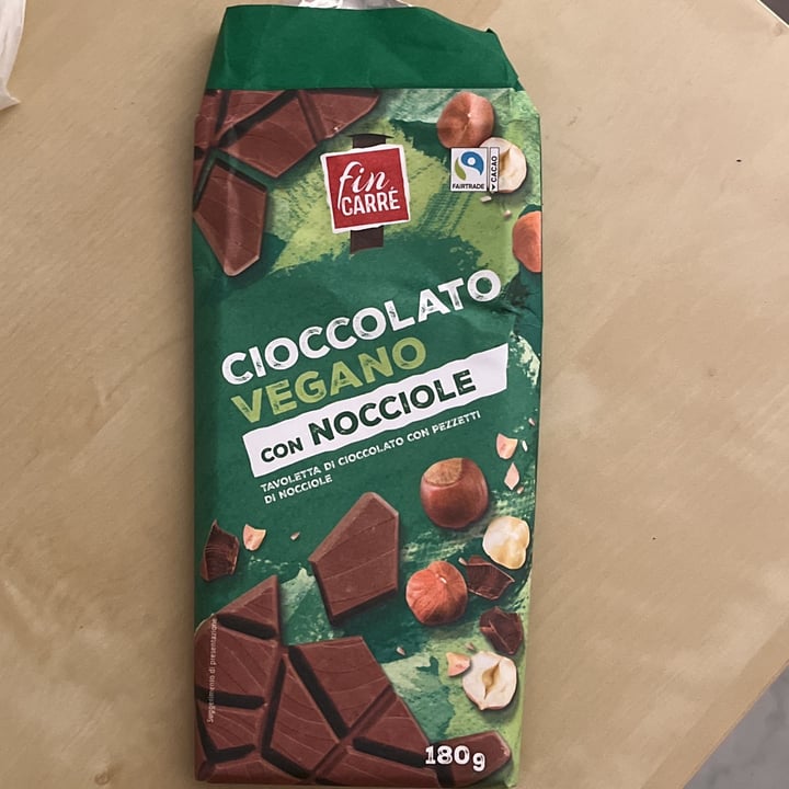 photo of Vemondo  Cioccolato Vegano Nocciole shared by @sarahbracco on  16 Jan 2023 - review