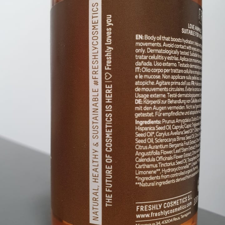 photo of Freshly Cosmetics Golden Radiance Body Oil shared by @miriam27 on  27 Jul 2023 - review