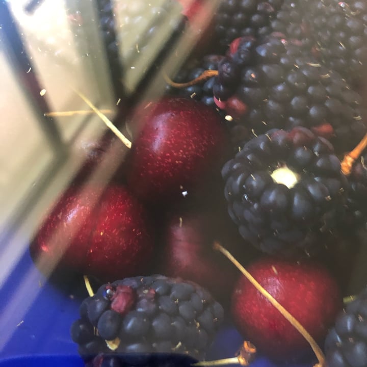 photo of Macro Wholefoods Market Organic Cherries shared by @kj302879 on  19 Jan 2023 - review
