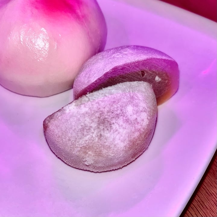 photo of Spicy Moon Vegetarian Szechuan Chocolate Hazelnut Mochi shared by @oliviazheng on  19 Jun 2023 - review