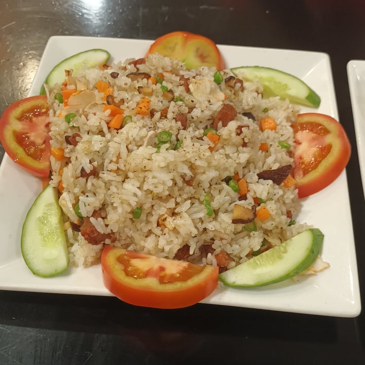 photo of Sen Vegan House garlic Fried rice shared by @vegananu on  25 Dec 2022 - review