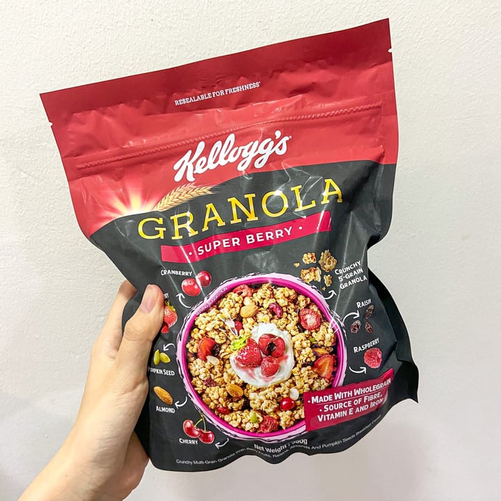 photo of Kellogg Super Berry Granola shared by @kohliflower on  26 Mar 2023 - review