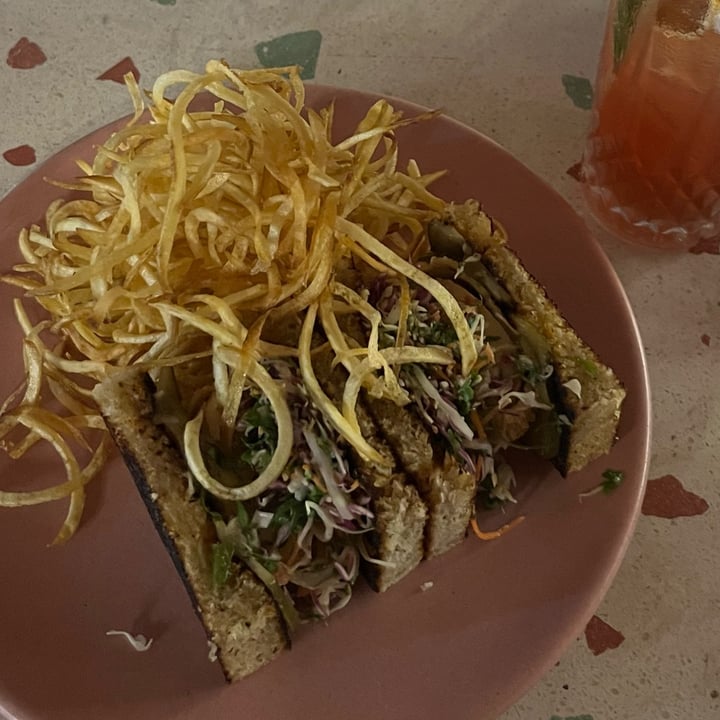 photo of RAÍZ PLANT MOOD katsu sandwich shared by @magicvegan on  11 Mar 2023 - review