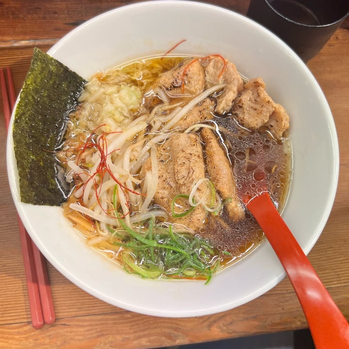 photo of Kyushu Jangara Ramen Akihabara Vegan soy sauce ramen shared by @nbernal25 on  07 Jun 2023 - review