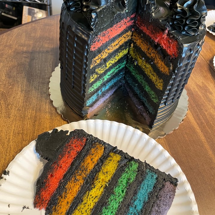 photo of Pie, Pie My Darling Goth Rainbow Cake shared by @veganraeofsunshine on  20 May 2023 - review