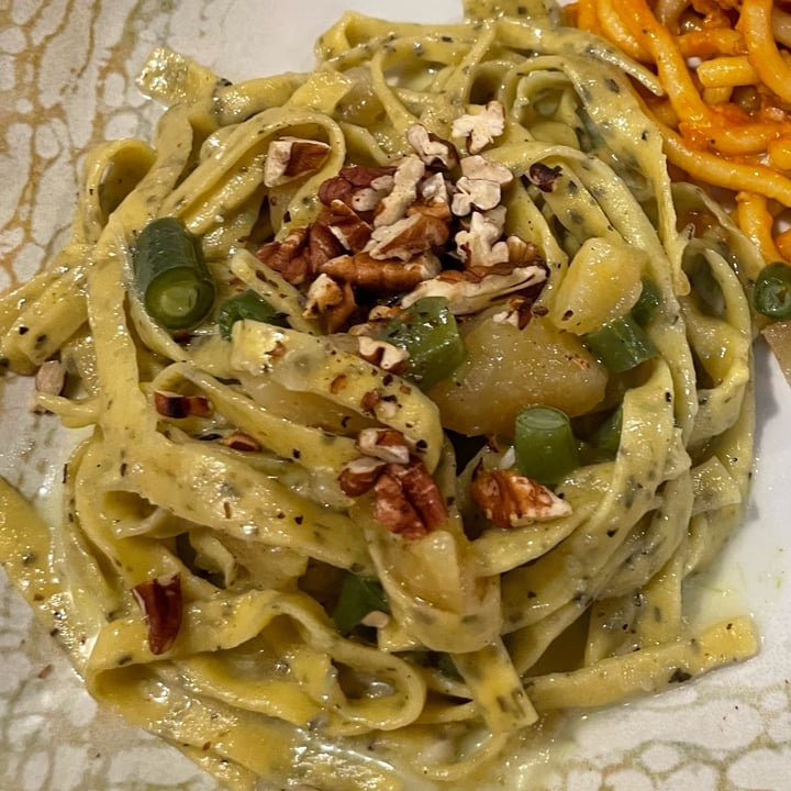 photo of Ristorante Vegano Biologico La Lanterna Taglierini al rosmarino saltati con fagiolini, patate e noci pecan su crema di porro shared by @marirubbino on  03 May 2023 - review