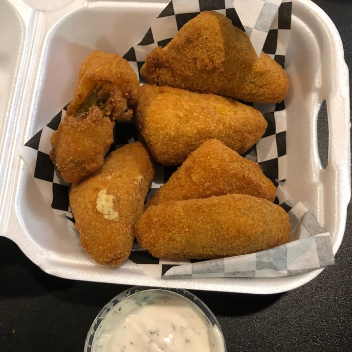 photo of Doomie's Home Cookin' Jalapeño Poppers shared by @merylg4v on  30 Dec 2022 - review
