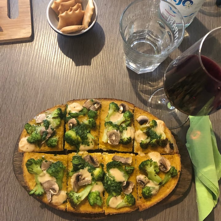 photo of Sotto Loggia bar music & drinks Bruschetta vegan shared by @pattini on  07 Jan 2023 - review