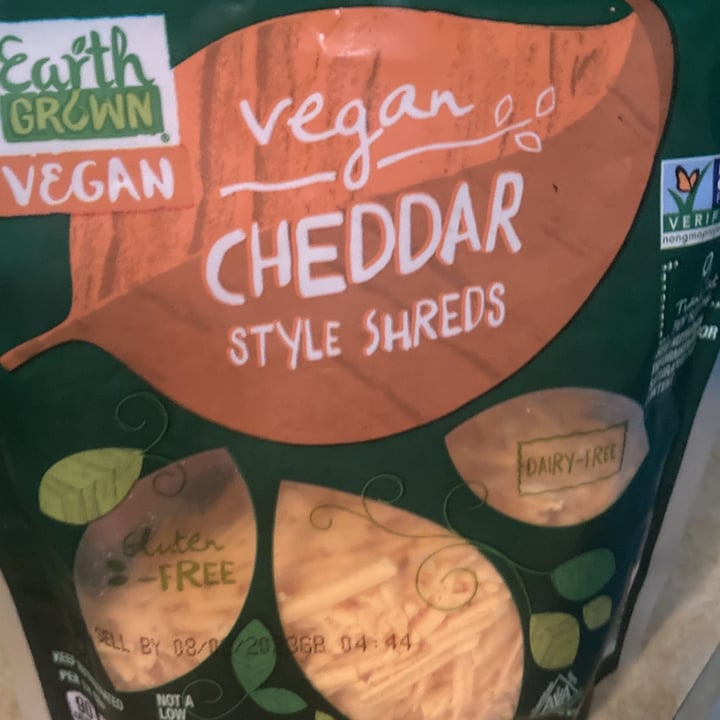 photo of Earth Grown Cheddar Style Shreds Cheese shared by @ahimsaabbott on  20 Jun 2023 - review