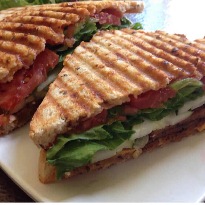 photo of Strong Hearts Cafe cajun seitan sandwich shared by @myblissfuljourney on  20 Jun 2023 - review