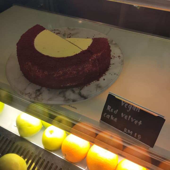 photo of The Hungry Tapir Red Velvet Cake shared by @stevenneoh on  21 Feb 2023 - review