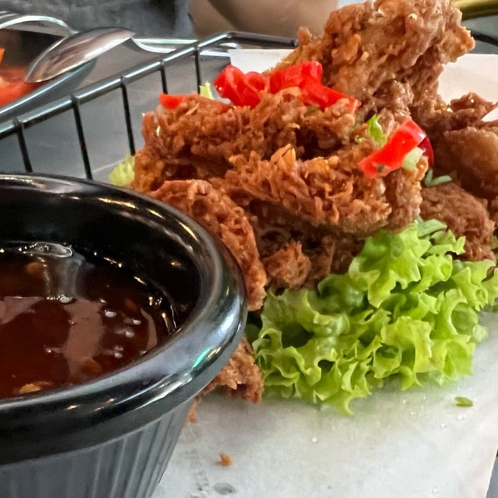 photo of nomVnom Cafe SALT AND PEPPER MUSHROOM shared by @biapol on  02 Jun 2023 - review