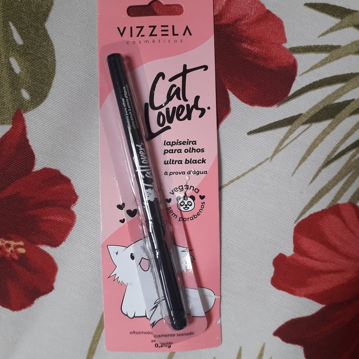 photo of Vizzela Cosméticos Lapiseira para Olhos Ultra Black à prova d' água Catlovers shared by @samimogs on  19 Jan 2023 - review