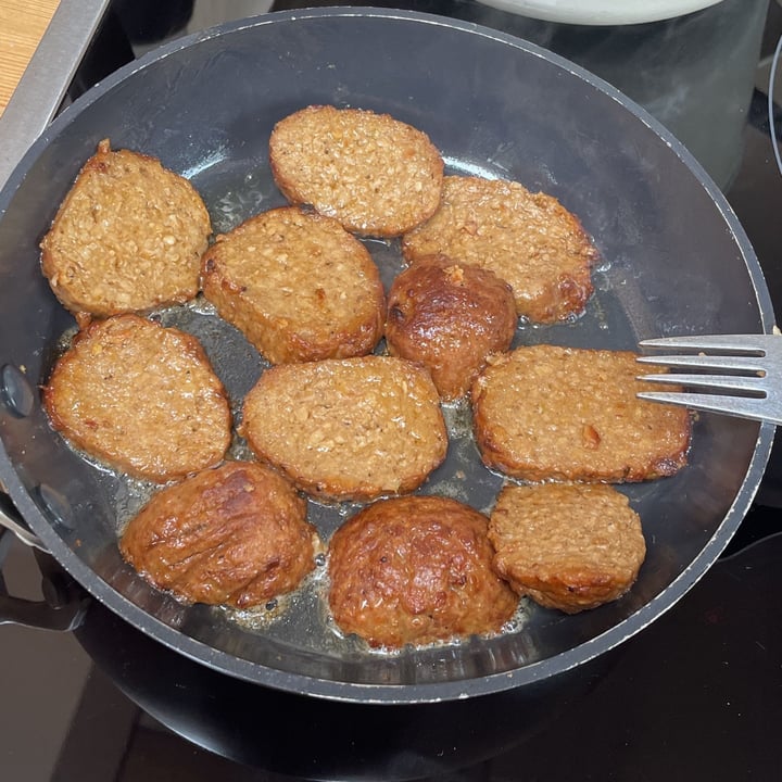 photo of Albert Heijn AH vegan gehaktbal shared by @liesjedebroey on  29 Apr 2023 - review