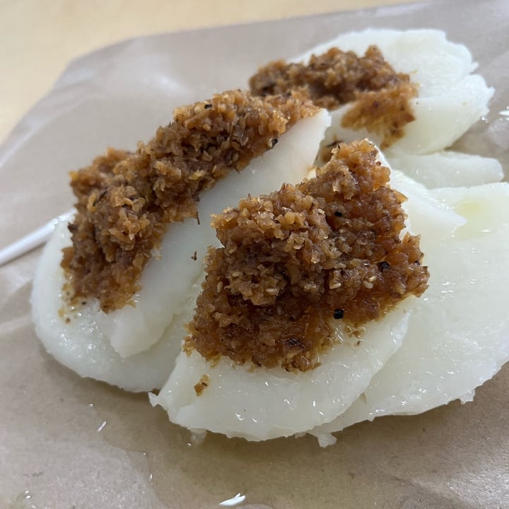 photo of Bedok Chwee Kueh 水粿 chwee kueh upsized shared by @soy-orbison on  08 Mar 2023 - review