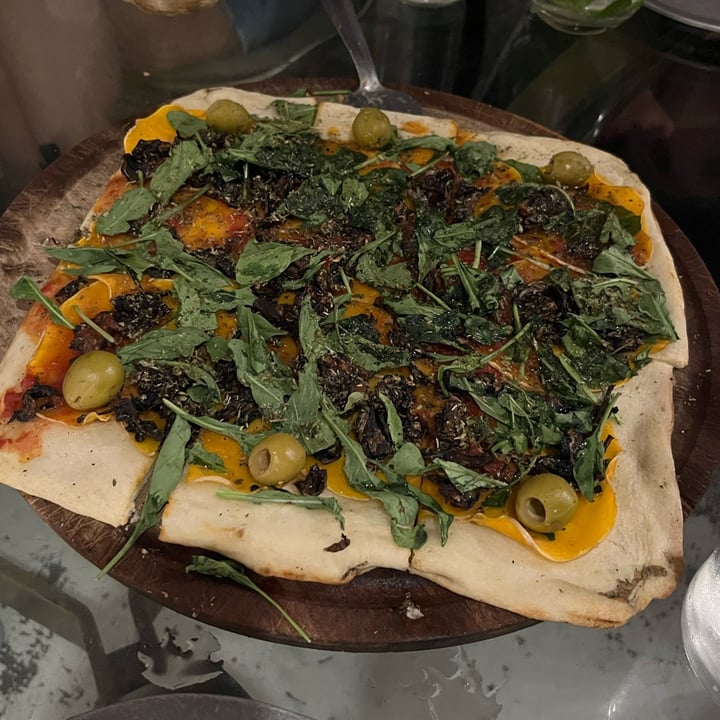 photo of Napoles Pizza Vegana Arancione shared by @magicvegan on  19 Mar 2023 - review