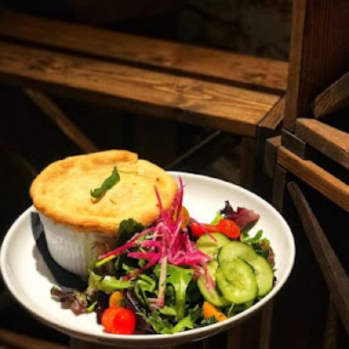 photo of P.S. Kitchen “Chicken” pot pie shared by @avocadoskillet on  25 Apr 2023 - review