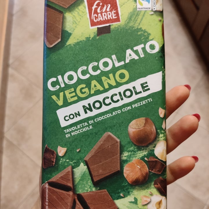 photo of Fin Carré Cioccolato vegano alle nocciole shared by @floriana on  22 Apr 2023 - review