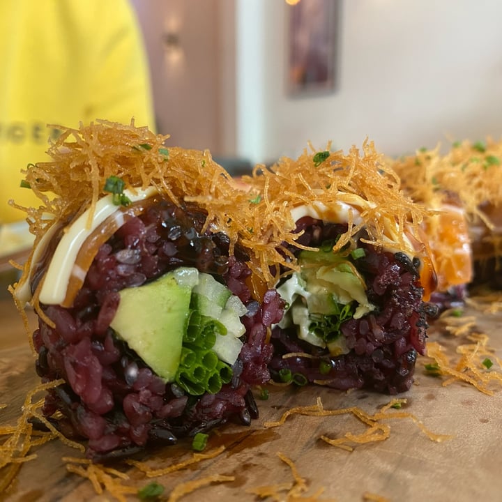 photo of Vegan Sushi Bar flambè salmon shared by @elitofu on  05 Jun 2023 - review