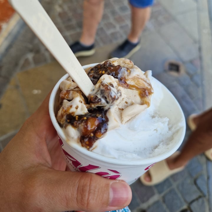 photo of Malù Gelateria Yogurteria Gelato Cocco e Cioccolato shared by @angelicarossi on  19 Jun 2023 - review