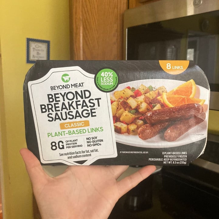 photo of Beyond Meat Breakfast Sausage Links shared by @taysavage on  22 Mar 2023 - review