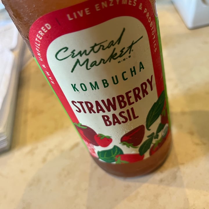 photo of Central Market H.E.B Strawberry Basil Kombucha shared by @bego18 on  24 Mar 2023 - review