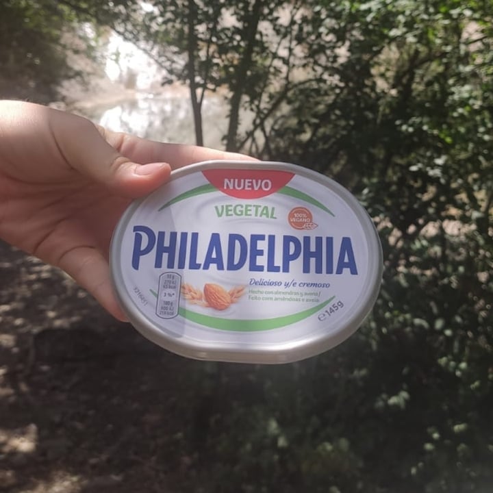 photo of Kraft Philadelphia Plant Based Cream Cheese shared by @robertabi on  03 Aug 2023 - review