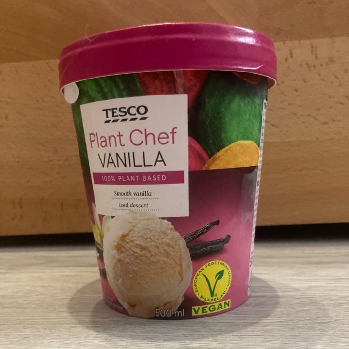photo of Tesco Plant Chef smooth vanilla iced dessert shared by @queenelisabeth21 on  17 Jun 2023 - review