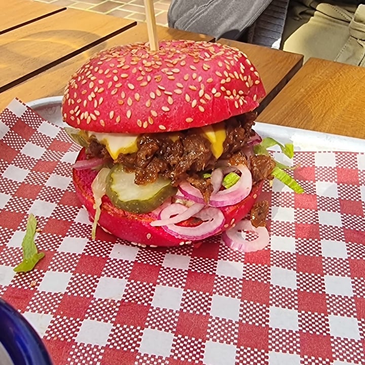 photo of BrewDog - South Eveleigh pulled pork mushroom burger shared by @lazyvegan29 on  14 Jun 2023 - review