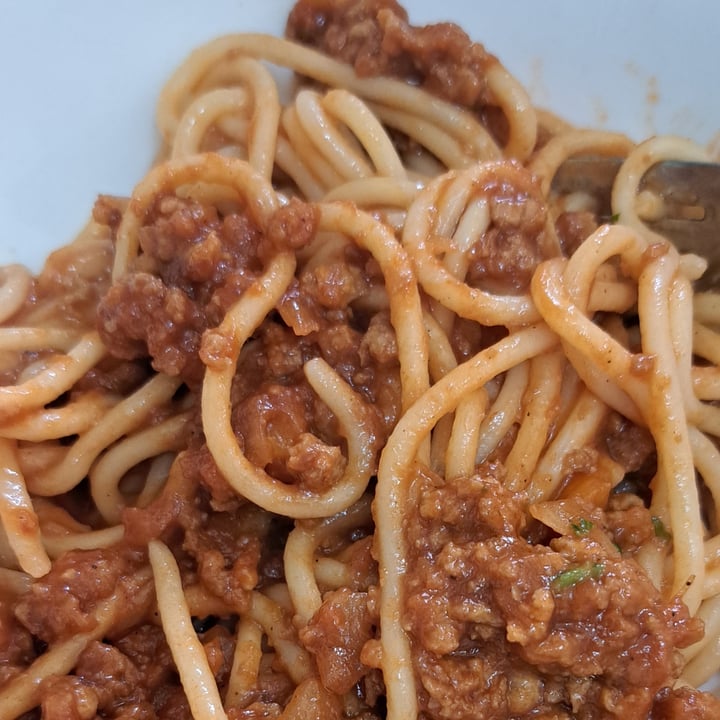 photo of Woolworths Food spaghetti bolognese shared by @pringlebayvegan on  08 Mar 2023 - review