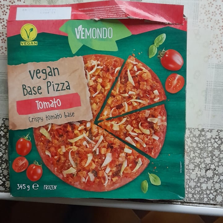 photo of Vemondo vegan base pizza tomato shared by @lupogrigio on  16 Mar 2023 - review