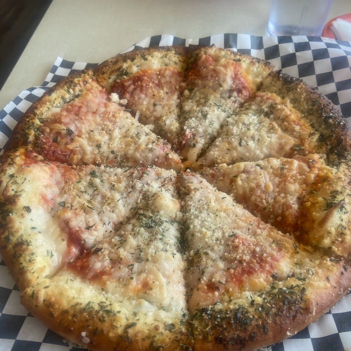 photo of Vegan Junk Food Cheese Pizza shared by @plantpowerpal on  02 Jun 2023 - review