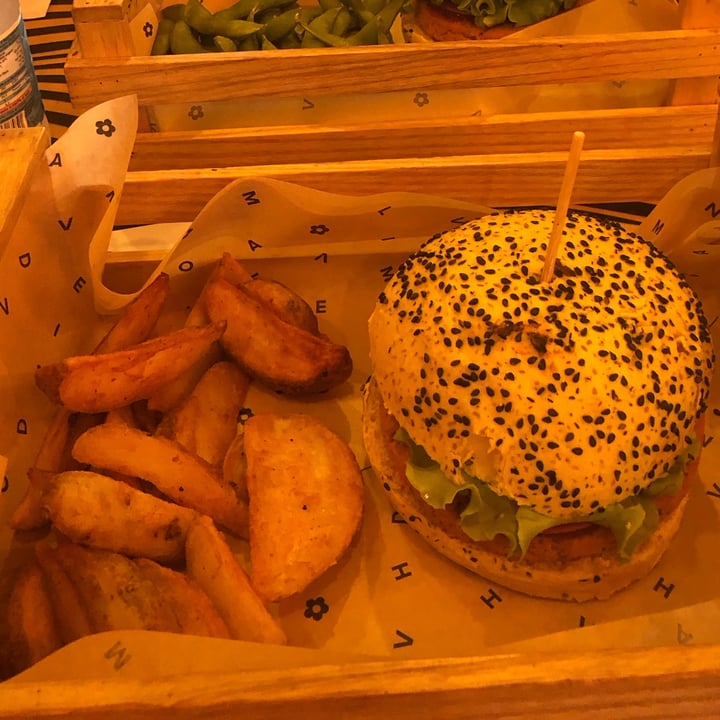 photo of Flower Burger Funky cecio shared by @soniamartini on  04 Mar 2023 - review