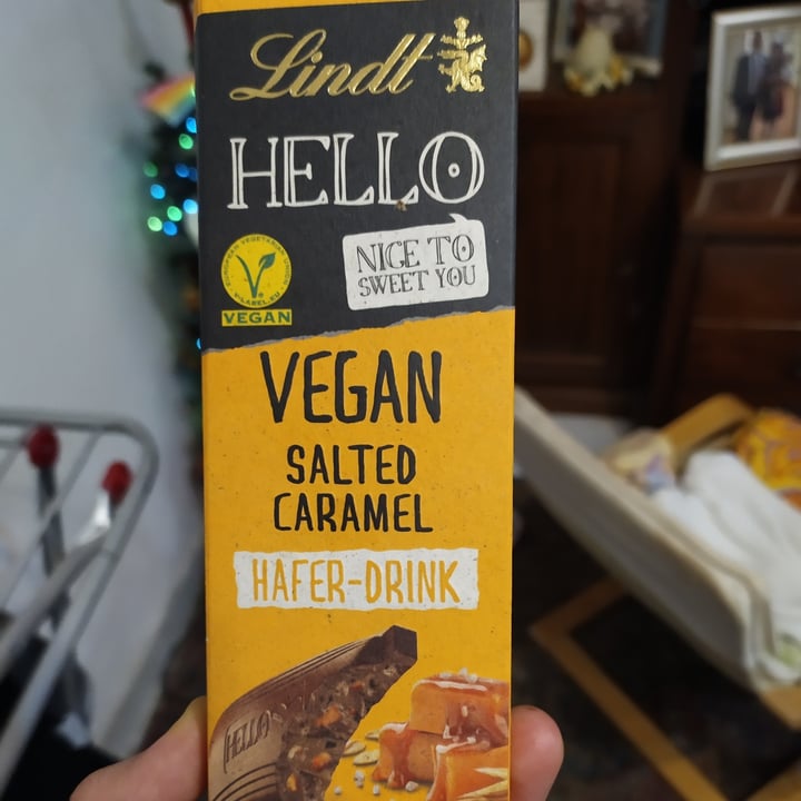 photo of Lindt Hello Vegan Salted Caramel shared by @cri7 on  14 Jan 2023 - review