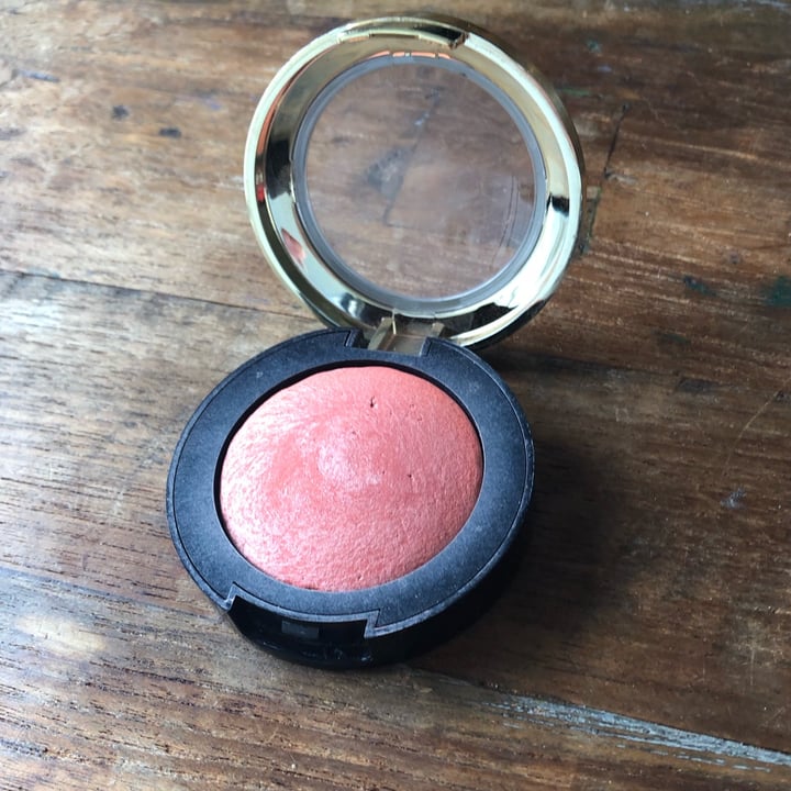 photo of Milani Baked Blush In Luminoso shared by @marleen269 on  13 Aug 2023 - review