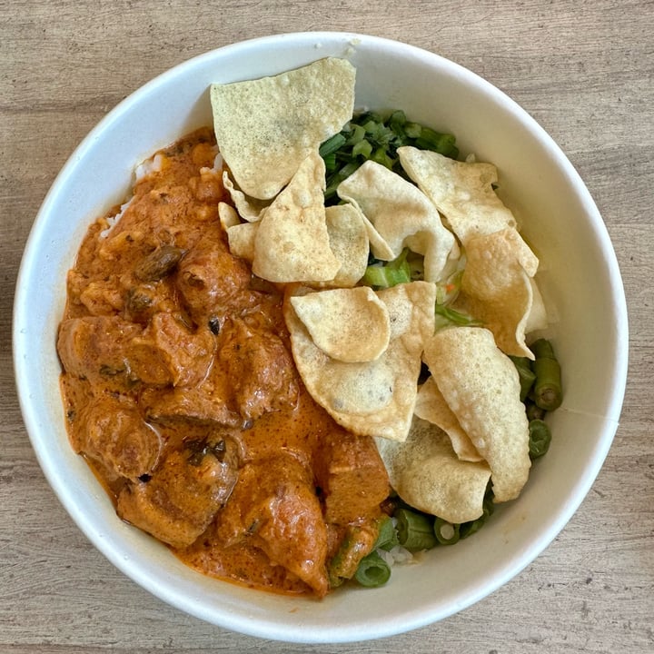 photo of Gokul RAAS Vegetarian plant based butter chicken bowl shared by @peteeer on  30 Nov 2022 - review