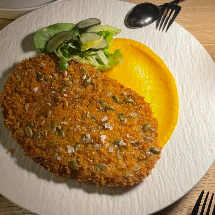photo of MUDRÁ Plant Based - Madrid Escalope shared by @galletasdementa on  14 Jul 2023 - review