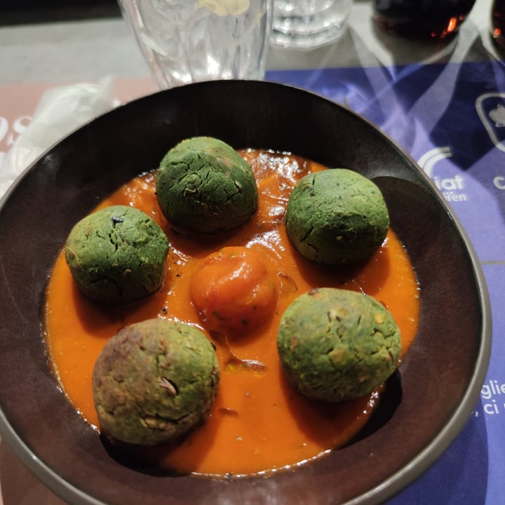 photo of Mercato Centrale Torino polpette di legumi e spinaci shared by @noccioline93 on  07 Jan 2023 - review