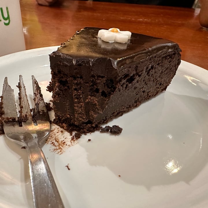 photo of Indah Cafe. Art & Event Space. Cooking Class Almond Chocolate Fudge Cake shared by @dafnelately on  11 Jun 2023 - review
