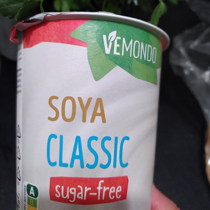 photo of Vemondo yogurt soya classic sugar-free shared by @walkabout-veg on  24 May 2023 - review