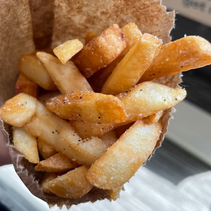 photo of Marty's V Burger Restaurant Fries shared by @veganfoodcrazy on  21 Apr 2023 - review
