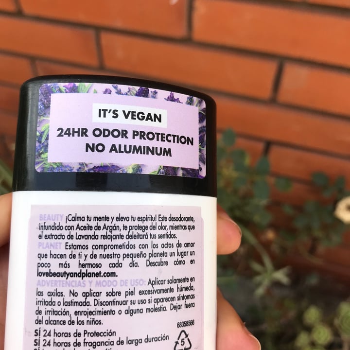 photo of Love Beauty and Planet Desodorante Creme shared by @mateovarrailhon on  25 Jan 2023 - review